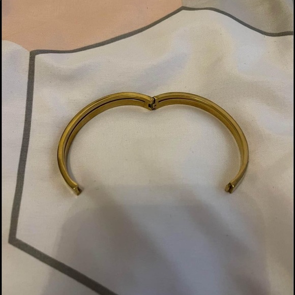 Michael Kors gOld bRacelet!! - Picture 2 of 2